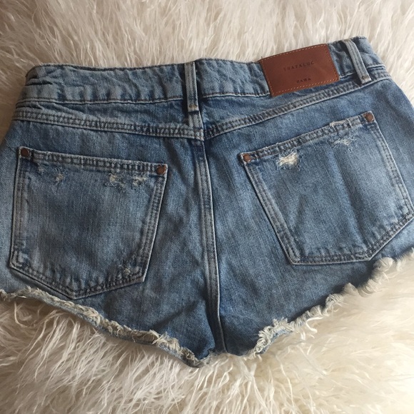 Zara studded denim shorts - Picture 3 of 3